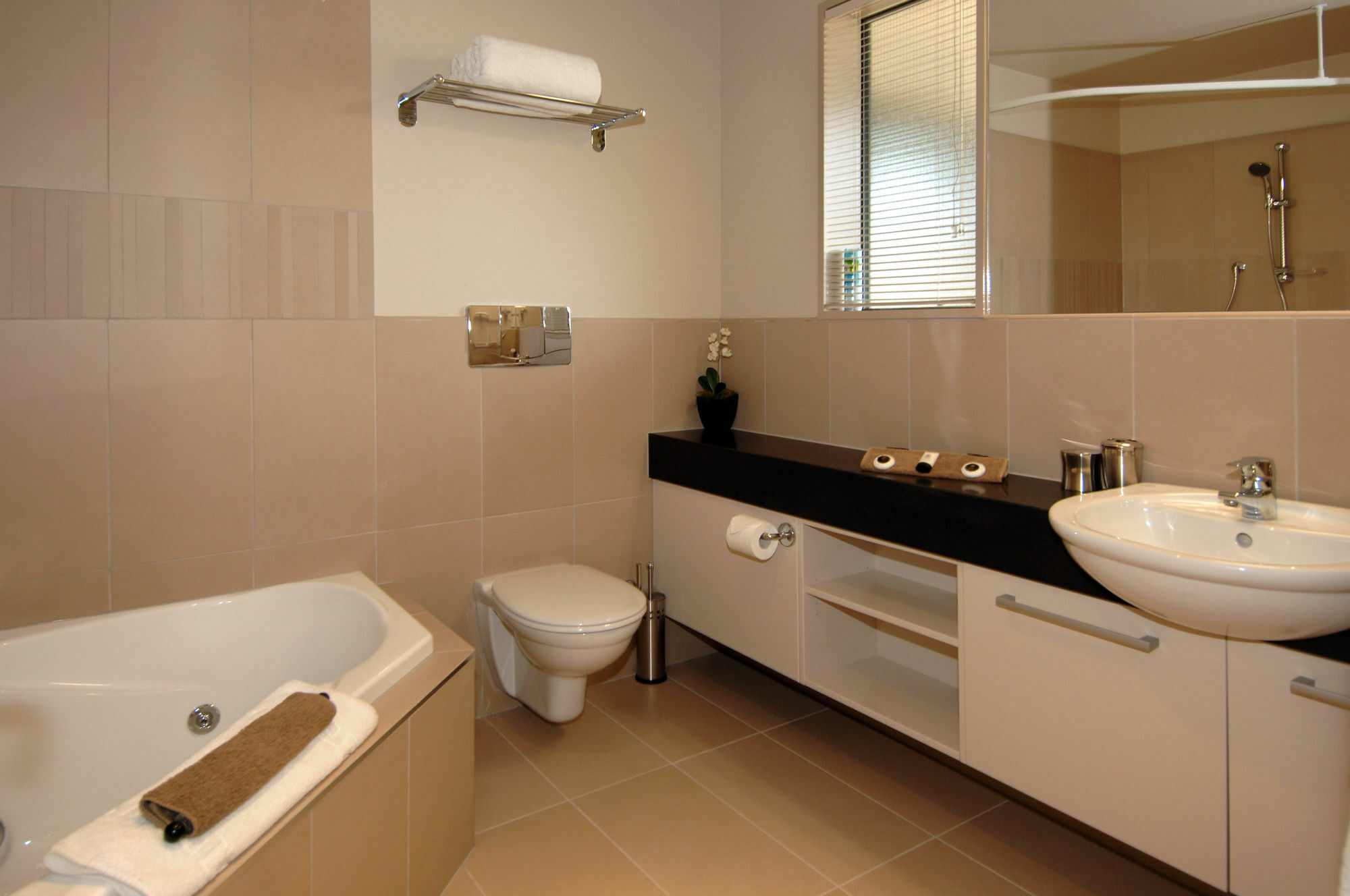 Palazzo Motor Lodge Nelson Esterno foto Bathroom